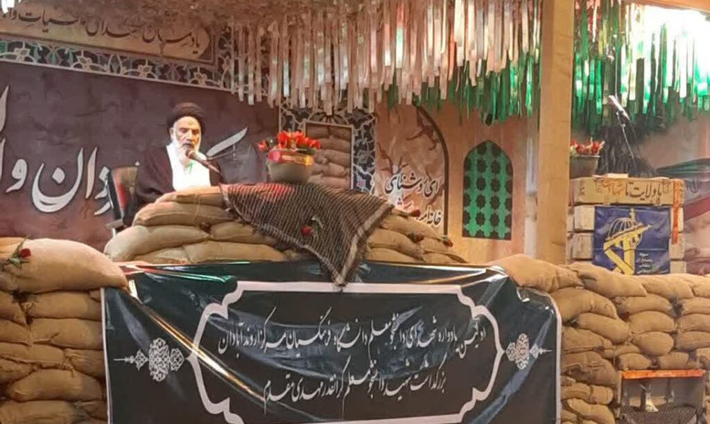 به گزارش روابط عمومی دفتر نماینده ولی فقیه در استان خوزستان برگزار شد؛ حضور و سخنرانی حجت الاسلام و المسلمین سید محمدنبی موسوی فرد نماینده ولی فقیه در استان خوزستان در جمع اساتید و دانشجو معلمان دانشگاه فرهنگیان مرکز اروند آبادان در اولین یادواره شهدای دانشجومعلم این شهرستان. تصاویر این دیدار در قاب زیر تقدیم گردید: ⏩⏩تصاویر را به سمت چپ یا راست بکشید⏪⏪