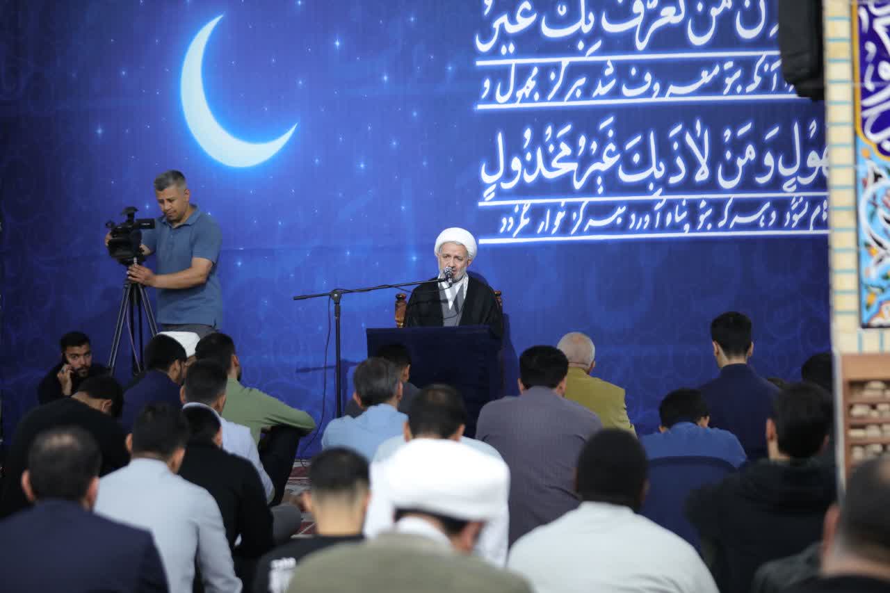آیین دانشجویی مناجات خوانی با نوای استاد میرزا محمدی نماینده ولی فقیه در استان خوزستان و امام جمعه اهواز