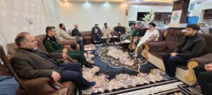 حضور امام جمعه اهواز در منزل دو شهید مدافع وطن در اهواز و تفقد احوال خانواده شهیدان علیدادی و استاد نماینده ولی فقیه در استان خوزستان و امام جمعه اهواز