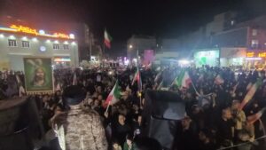 حضور پرشکوه مردم مناطق مختلف اهواز در چهارشنبه آخرسال و شانه به شانه امام جمعه اهواز نماینده ولی فقیه در استان خوزستان و امام جمعه اهواز