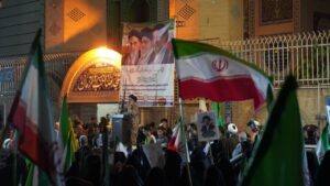 کوی انقلاب (کمپلو) و شکوه حضور مردم در چهارشنبه آخر سال نماینده ولی فقیه در استان خوزستان و امام جمعه اهواز
