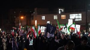 کوی انقلاب (کمپلو) و شکوه حضور مردم در چهارشنبه آخر سال نماینده ولی فقیه در استان خوزستان و امام جمعه اهواز