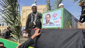 پیکر مطهر شهید سید جاسم ساعدی نماینده ادوار مجلس و از شهدای وعده صادق۴ در کرخه تشییع شد نماینده ولی فقیه در استان خوزستان و امام جمعه اهواز
