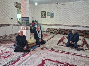 تفقد احوال و حضور در منزل خانواده سردار شهید علی رستمی اصل در رامهرمز نماینده ولی فقیه در استان خوزستان و امام جمعه اهواز