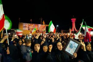 بیست و هشتمین شب تجمع شبانه در میدان امام زاده عبدالله(ع) شهر صیدون نماینده ولی فقیه در استان خوزستان و امام جمعه اهواز