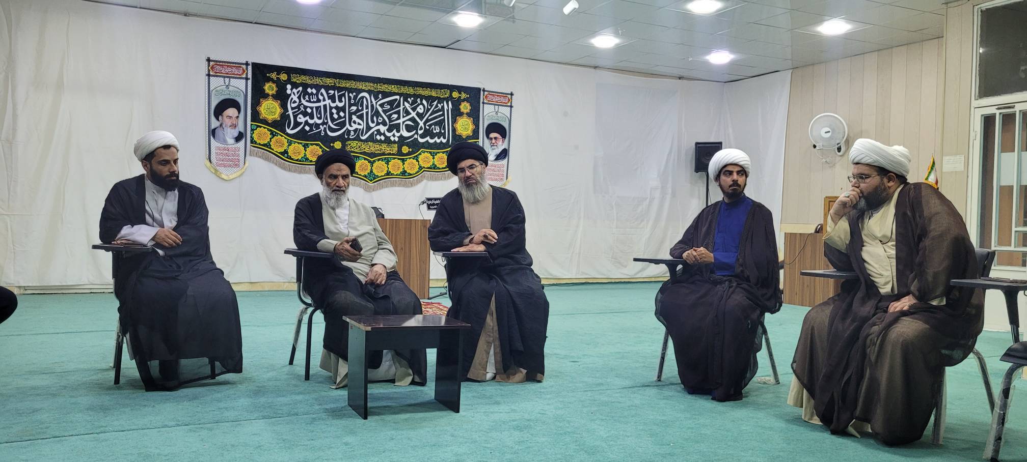در جمع طلاب و مبلغان شهر هویزه: طلاب و روحانیت پیشتازان عرصه جهاد و روشنگری در میدان امروز باشند