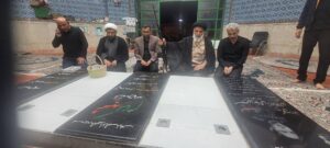 حجت الاسلام و المسلمین موسوی فرد نماینده ولی فقیه در استان خوزستان، با حضور در شهرستان هندیجان، محضر شهدای گمنام تقدیم احترام نمود و با قرائت فاتحه برای روح بلند شهدای عزیزمان گفت:
راه شهدا ادامه دارد و ما وارثان شهدای گرانقدری هستیم که نور عالمگیر اسلام را با خون پاکشان فروزان نگه داشته اند.
امروز وظیفه ما حضور در صحنه خیابان و پشتیبانی از فرزندان وطن در میدان نبرد حق علیه باطل است.