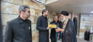 دیدار خادمان حرم مطهر امام رضا(ع) با نماینده ولی فقیه در خوزستان نماینده ولی فقیه در استان خوزستان و امام جمعه اهواز
