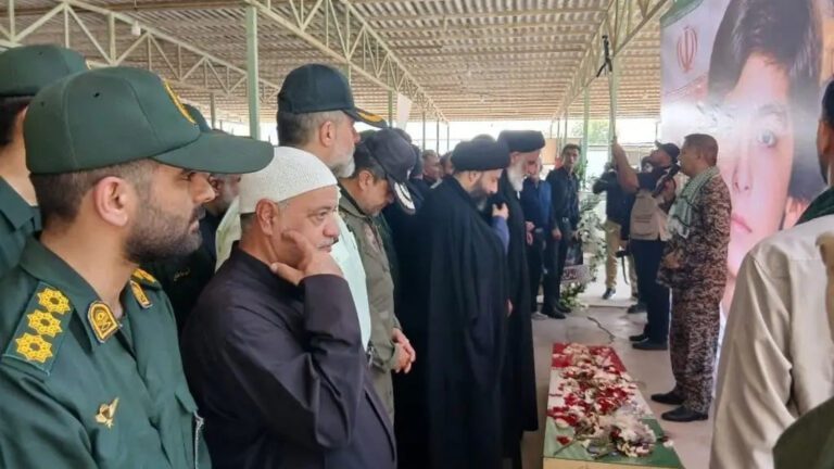 تشییع پیکر مطهر شهید «حسین حوریان» پس از 44 سال در چهاربیشه مسجدسلیمان