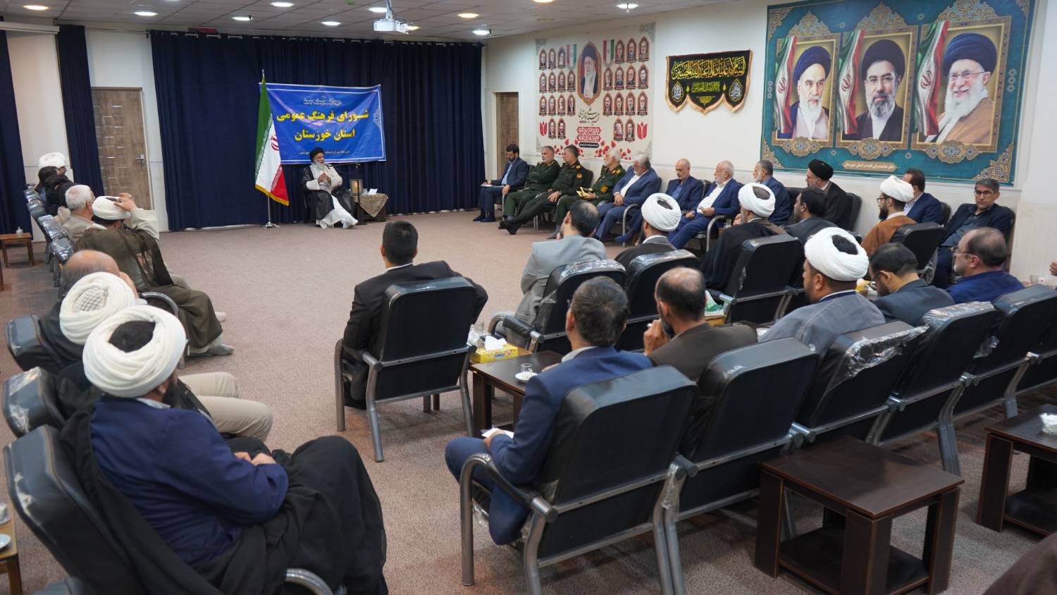 نشست مشترک فرهنگ عمومی و گسترش فعالیت‌های قرآنی خوزستان نماینده ولی فقیه در استان خوزستان و امام جمعه اهواز